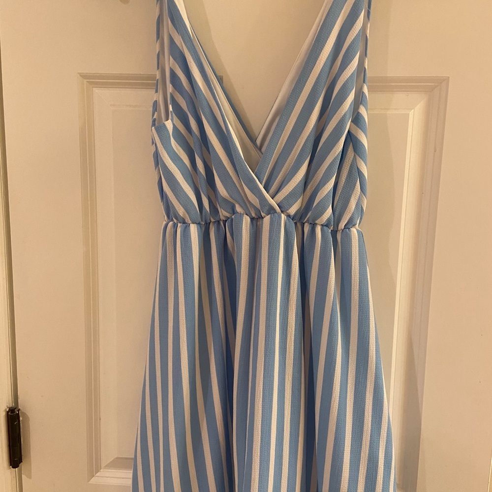 Dress - Picture 2 of 4